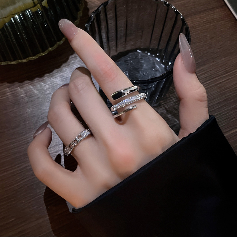 Korean Internet celebrity light luxury two-piece set of diamond-encrusted ring, women's niche design, high-end index finger ring, fashionable and individual ring full figure