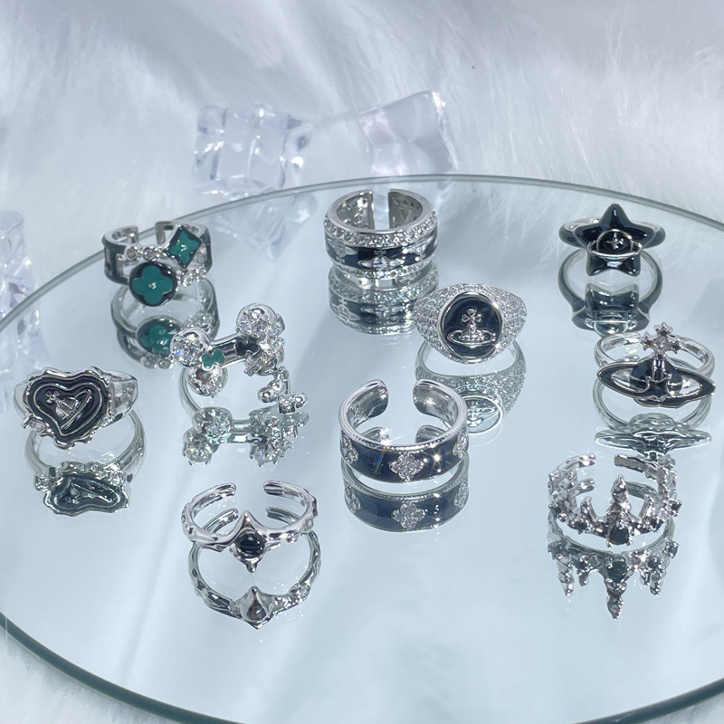 The dark Saturn individual drip glaze open ring from Europe and America is fashionable, simple, neutral and cold, with a stylish and versatile style Specification drawing