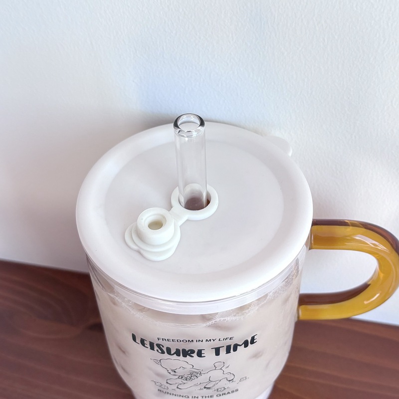 High appearance level, large-capacity glass with lid, straw cup, student dormitory drinking cup, cartoon little lamb glass cup, milk tea Application Scenario