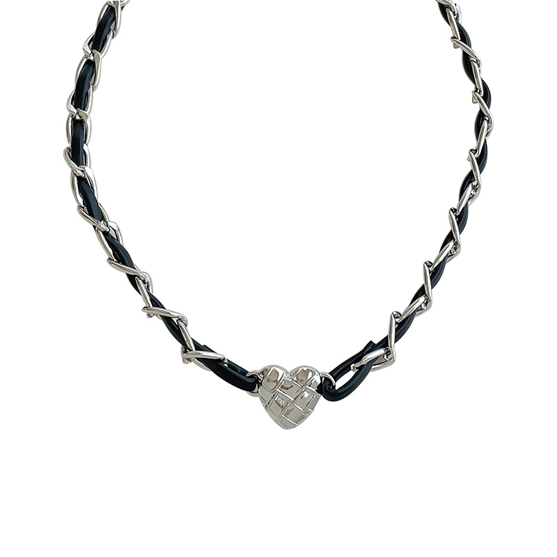 Sweet Love choker black chain necklace for women 2023 new style collarbone chain design necklaces Item Picture