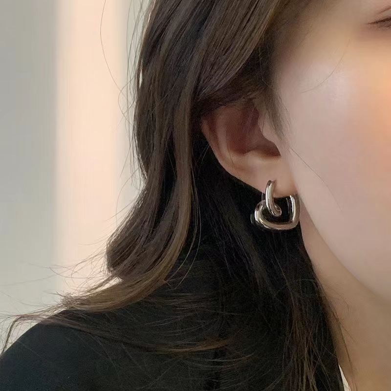 Meet love at the corner ~ Simple and niche design with knotted heart-shaped ear buckles for women's 2025 autumn/winter new fashion earrings Specification drawing