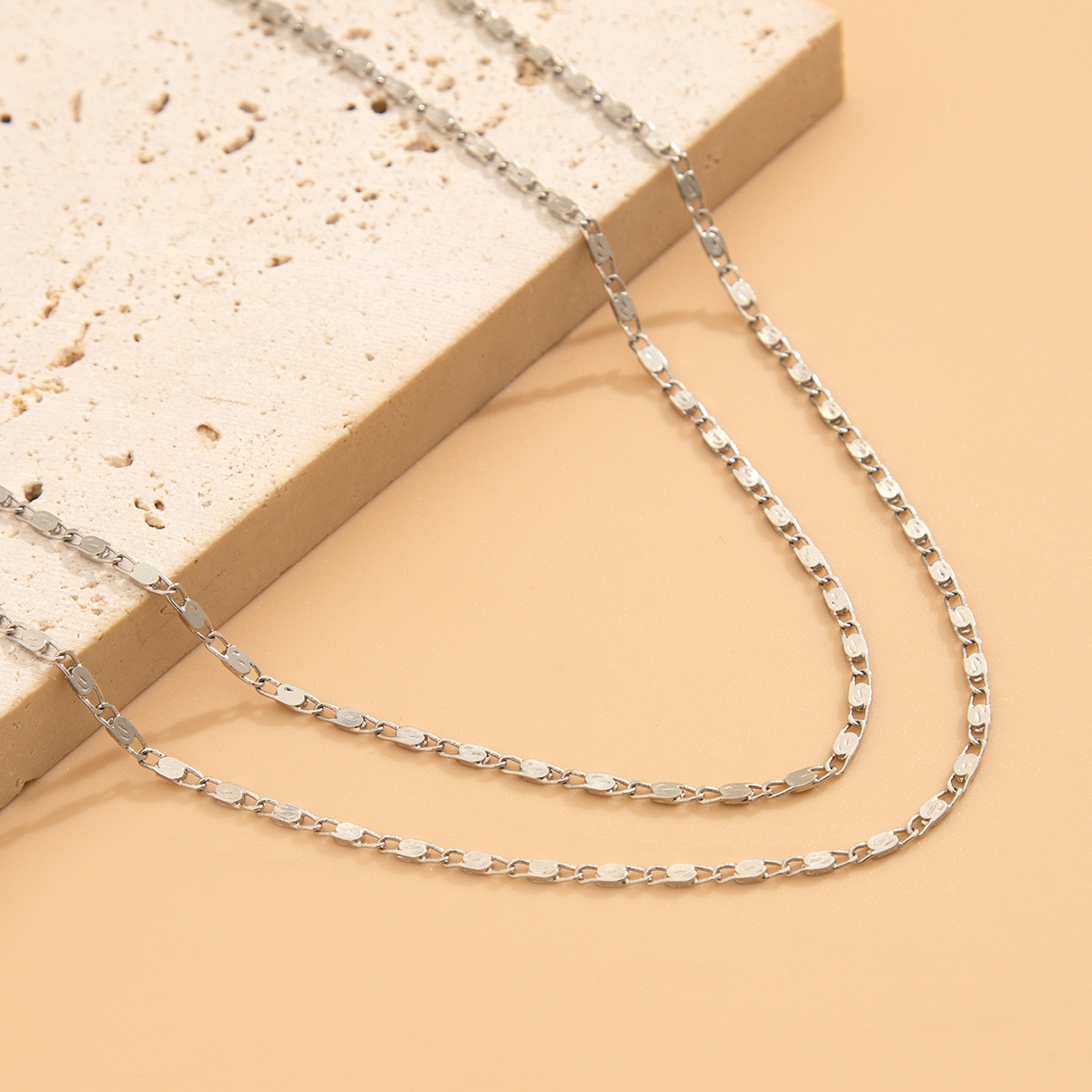 European and American cross-border jewelry, fashionable crystal Y-shaped copper chain necklace, simple geometric multi-layer tassel collarbone chain Application Scenario