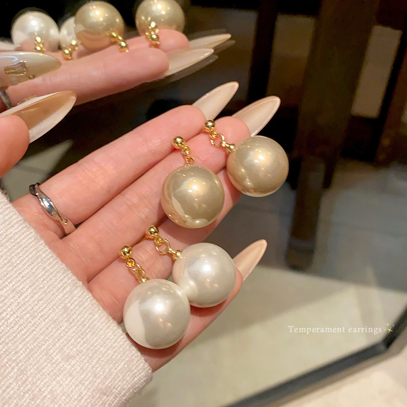 French light luxury large pearl earrings, elegant and sophisticated for women, earrings, 2025 new style popular earrings wholesale full figure