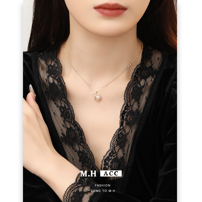 Retro gourd pearl necklace, women's light luxury style, high-end collarbone chain, 2024 new style, personalized trend pendant wholesale full figure