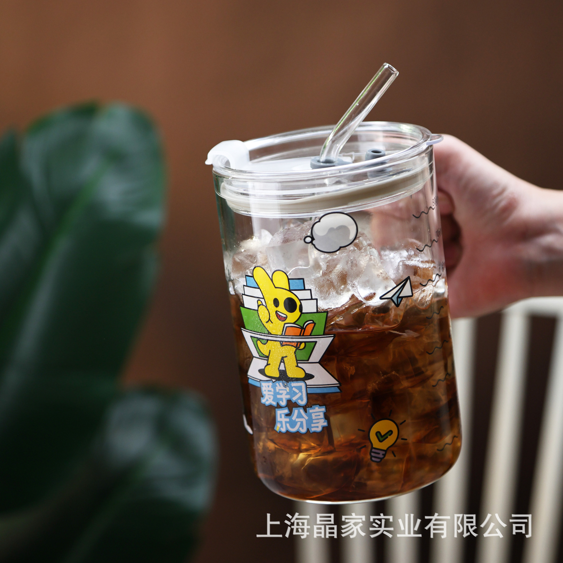High boron glass cup with graduated straw cup, large capacity, creative handle cup, can be heated in microwave oven, wholesale with LOGO printing full figure