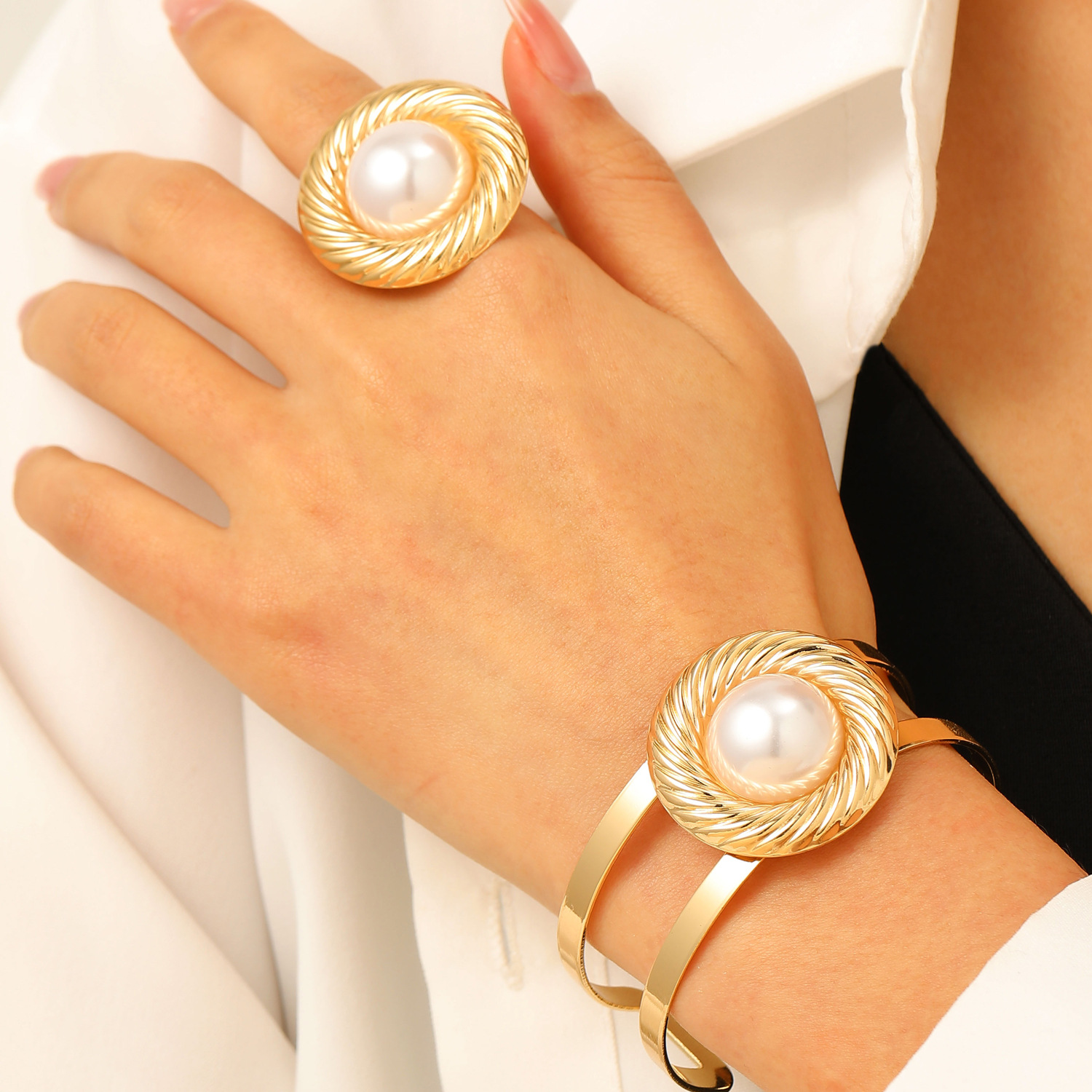 European and American cross-border opening adjustable twisted spiral twisted metal pearl ring bracelet set of women's geometric jewelry full figure