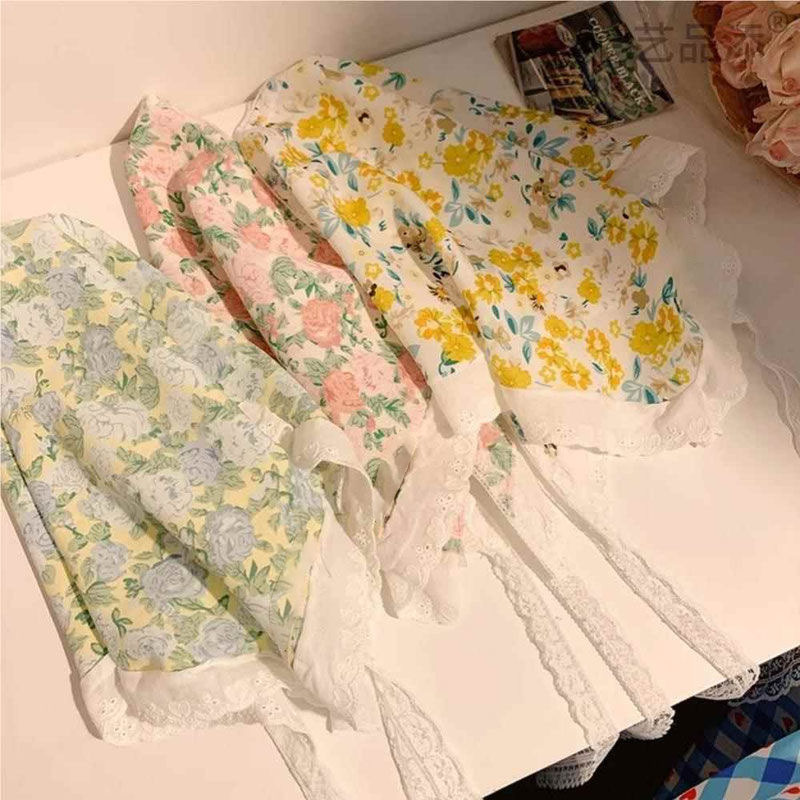 The floral lace hair band exudes a feminine charm and is a popular photo spot. The silk scarf exudes a sweet and cute vibe. The triangular scarf is a trendy headwear and hair accessory Specification drawing