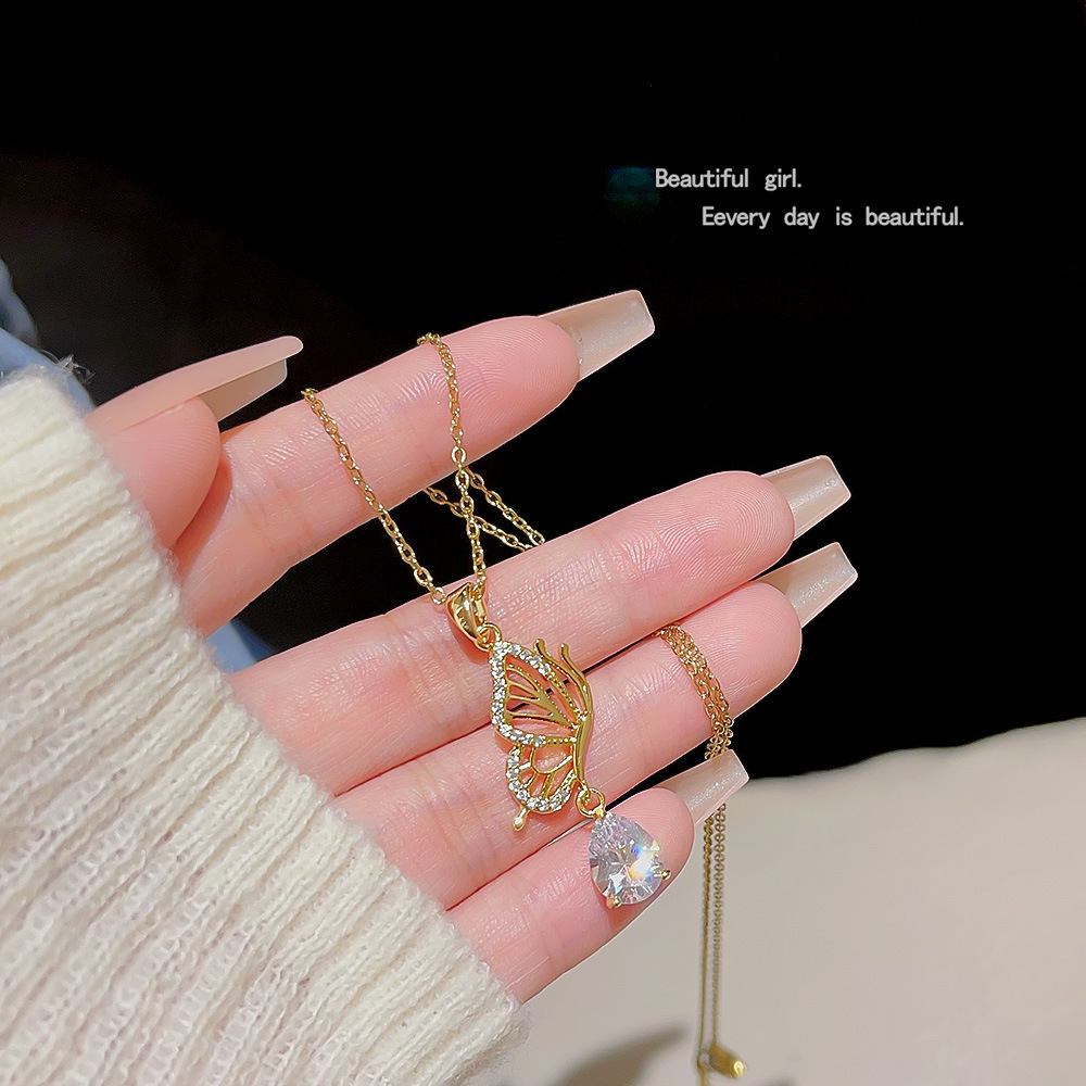 Non-fading titanium steel necklace accessory for women, new Korean niche design butterfly pendant accessory, light luxury collarbone chain full figure