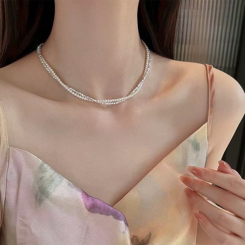 A small, light and luxurious necklace and collarbone chain accessory for women with a summer vibe, wrapped with silver and pearls in a double-layer layer Specification drawing