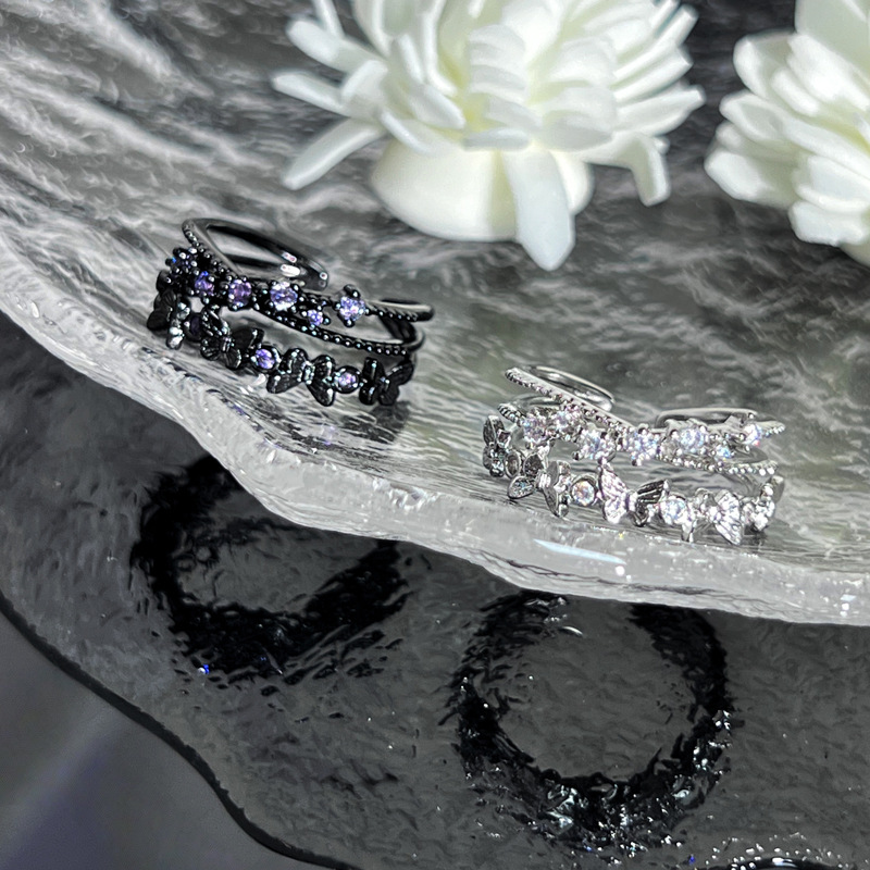 Dark retro vintage butterfly ring, gender-neutral style, double-layer diamond row, unique personality, light luxury couple ring Application Scenario