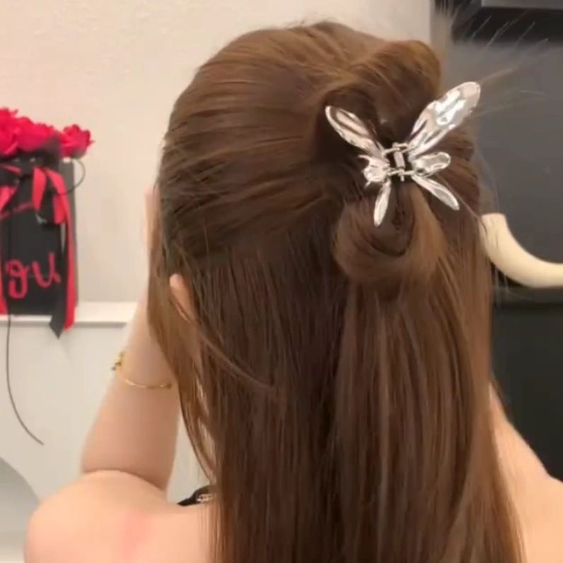 Cold and cool style girl liquid metal butterfly hair clip, small updo shark clip, silver bow grab clip, high-end feel full figure