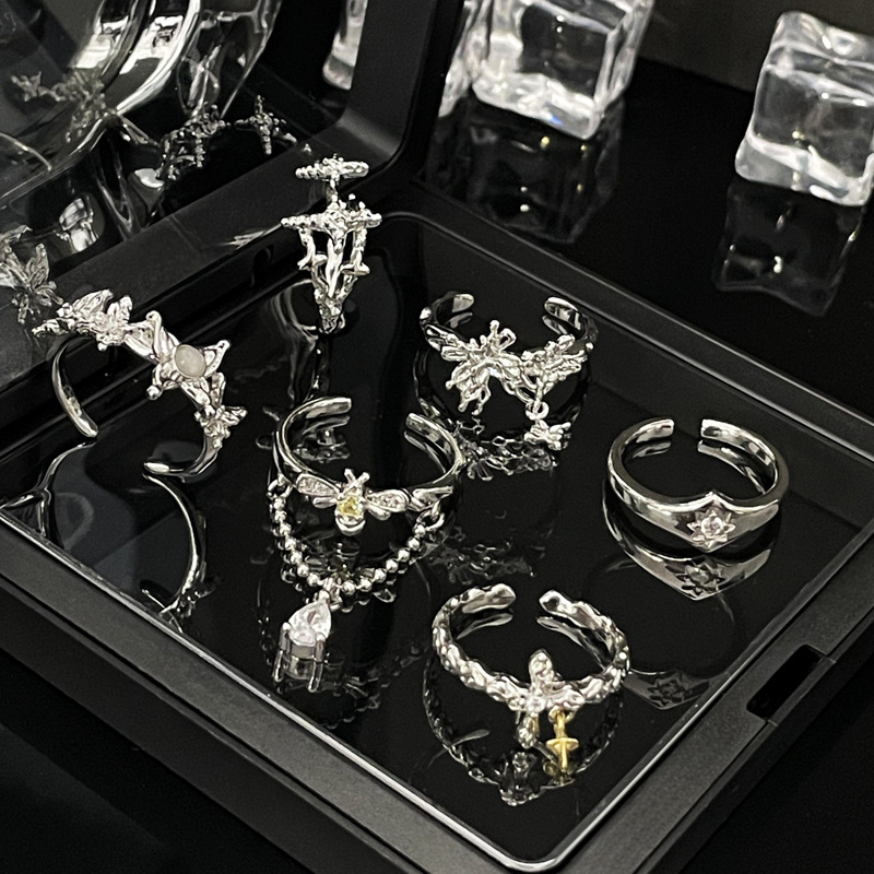 The simple and irregular texture tassel butterfly bee open ring is a trendy, high-end, fashionable and individual ring for women Specification drawing