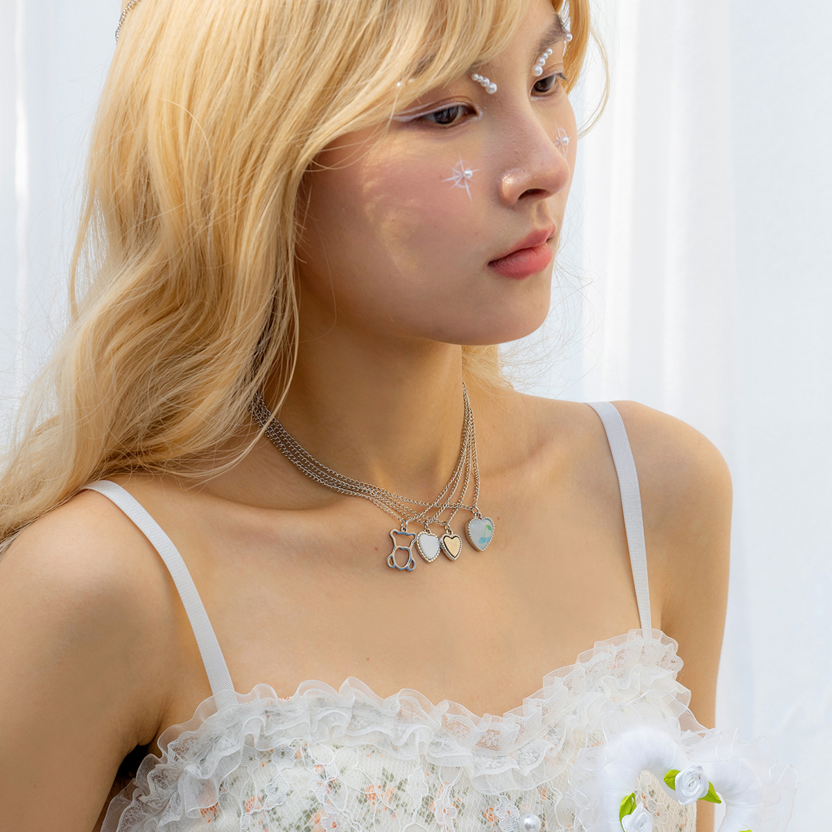 European and American cross-border accessories, hip-hop sweet and cool style layered set, chain necklace, simple and individual heart bear necklace Specification drawing