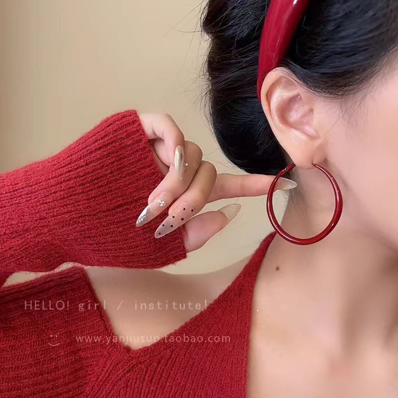 Retro Hong Kong-style Ankela red plain ring earrings for women 2025 new bestsellers, high-end and elegant ear earrings for autumn and winter Application Scenario