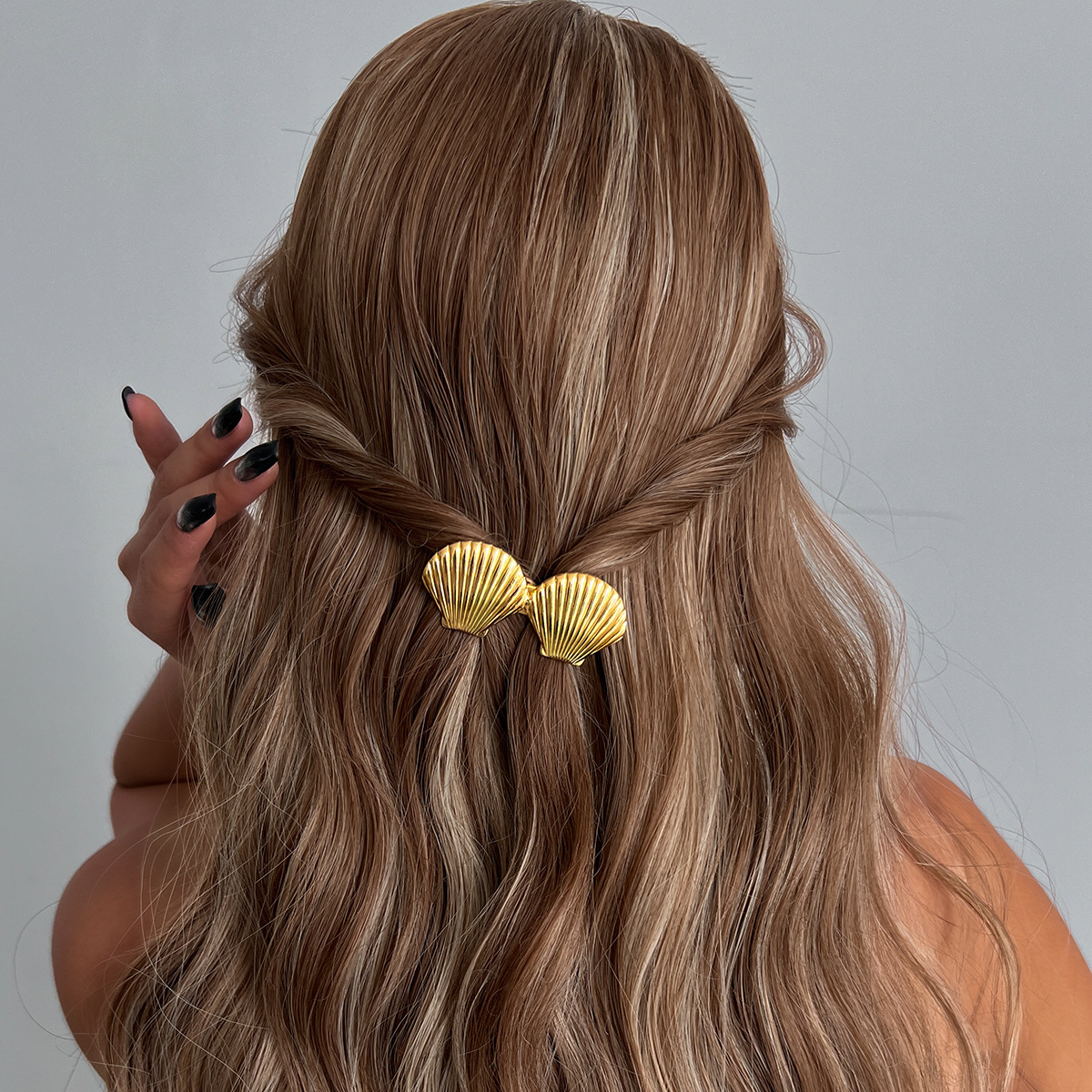 European and American cross-border ins style hair clips, high-end and versatile alloy headwear, double-layer bow hair clips and hair accessories wholesale Application Scenario
