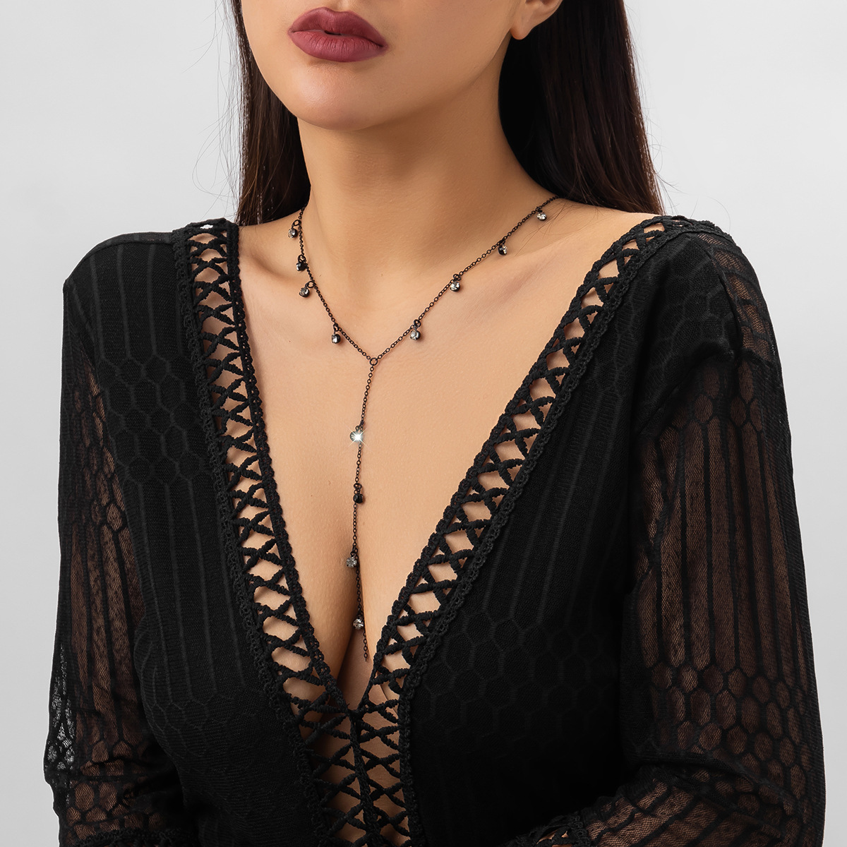 European and American cross-border jewelry, fashionable and elegant water diamond long Y-shaped necklaces, niche sweet and cool chain tassels full figure