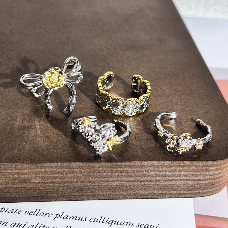 Cross-border retro two-color ginkgo leaf pleated bow flower ring, women's heart texture fashionable and niche index finger ring Application Scenario