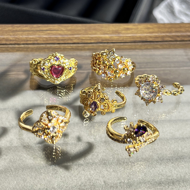 2025 New retro crown iris purple diamond ring for women, a light luxury and high-end, heart-shaped fashionable and niche index finger ring Application Scenario