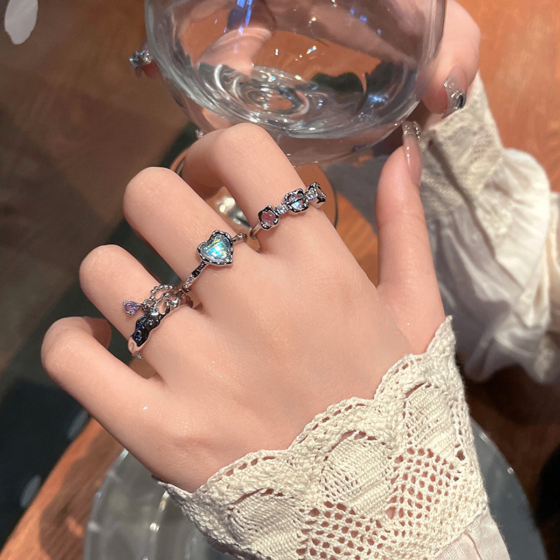 Heart-shaped lava moonstone ring for women on Instagram, a super ethereal and high-end ring with a niche open design, a new index finger ring full figure