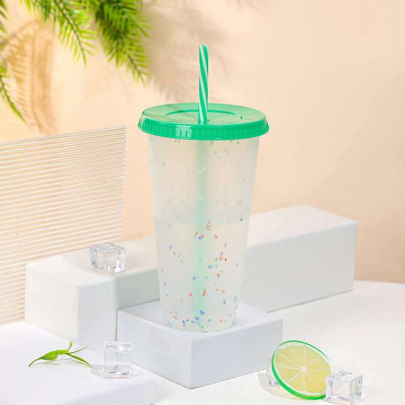 【 Processing and Customization 】 Creative flash powder color-changing cup, cold-changing straw, DIY plastic cup, 700ml drinking cup Application Scenario
