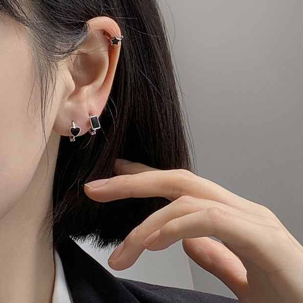 s925 silver ear rings for women, retro Hong Kong-style, simple heart-shaped ear buckles, Korean style, individual style, stud earrings full figure