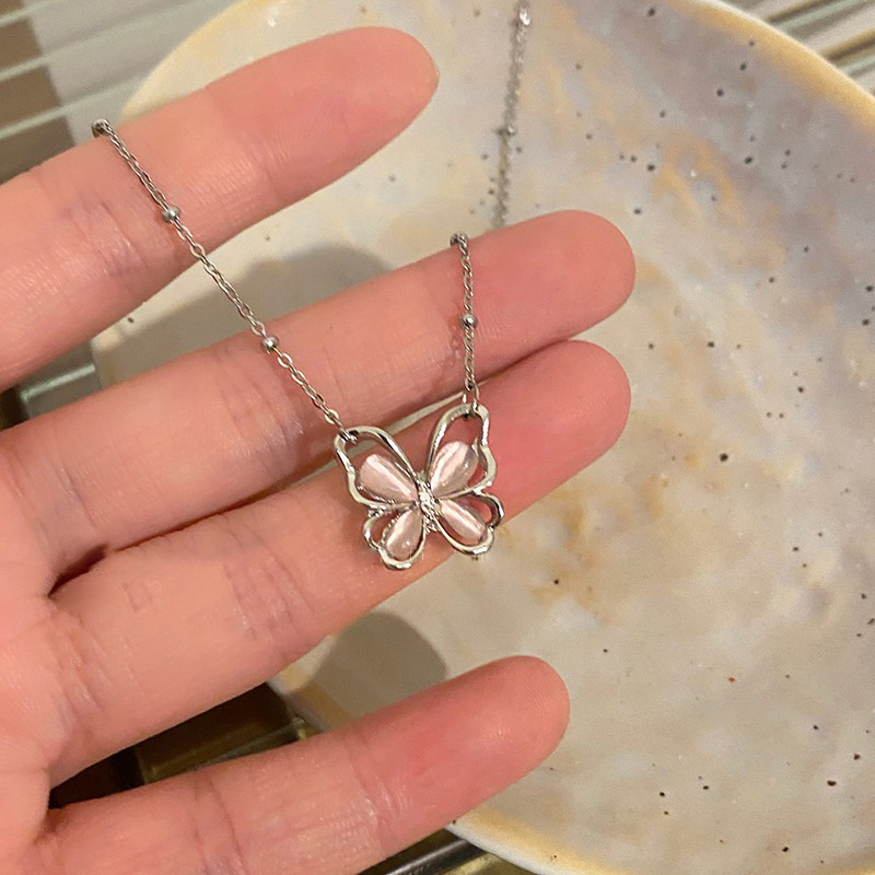 Strawberry crystal butterfly necklace for women's summer vibe, a niche design collarbone chain, a trendy and stylish accessory for 2023 details Picture