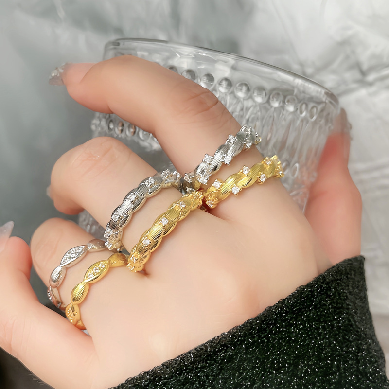 Italian retro brushed twist woven rings for women, adjustable, sweet and cool style, fashionable and unique couple ring trend full figure