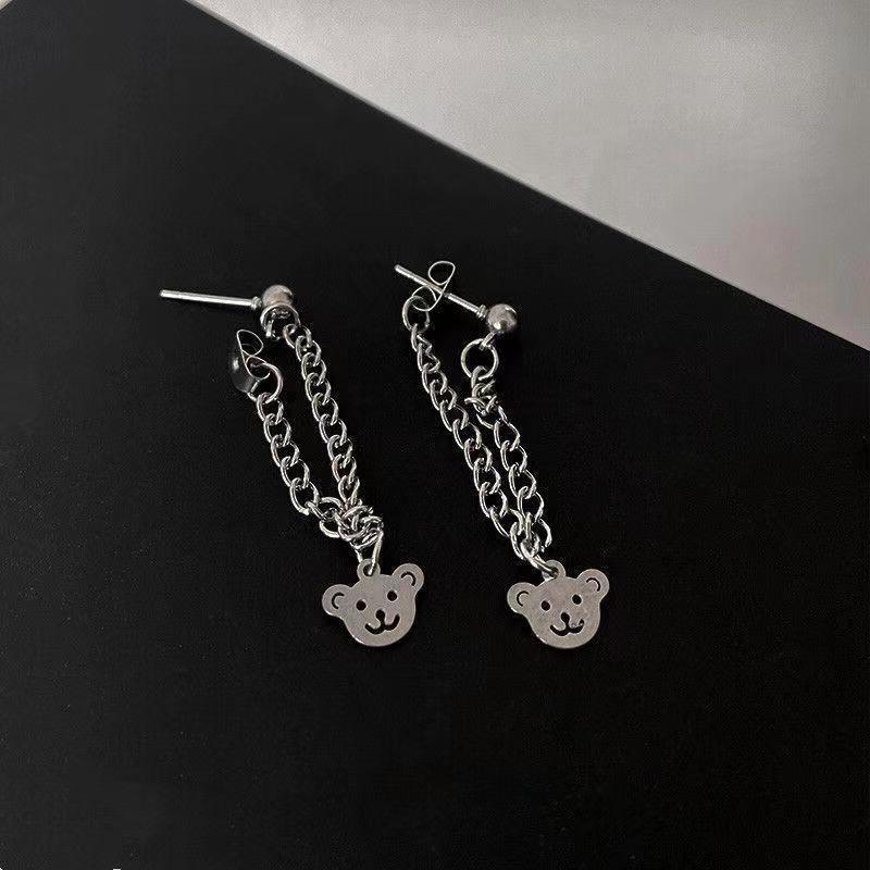 Chain bear earrings for women, a new trendy Korean style in 2025, with a simple and elegant, cute and niche design details Picture