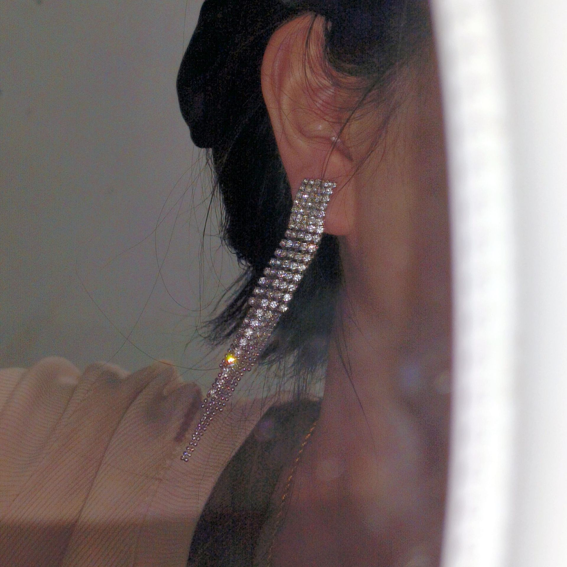 Light luxury and high-end, full-diamond long tassel earrings, new style in 2025, trendy, exaggerated, round face slimming, stud earrings for women full figure
