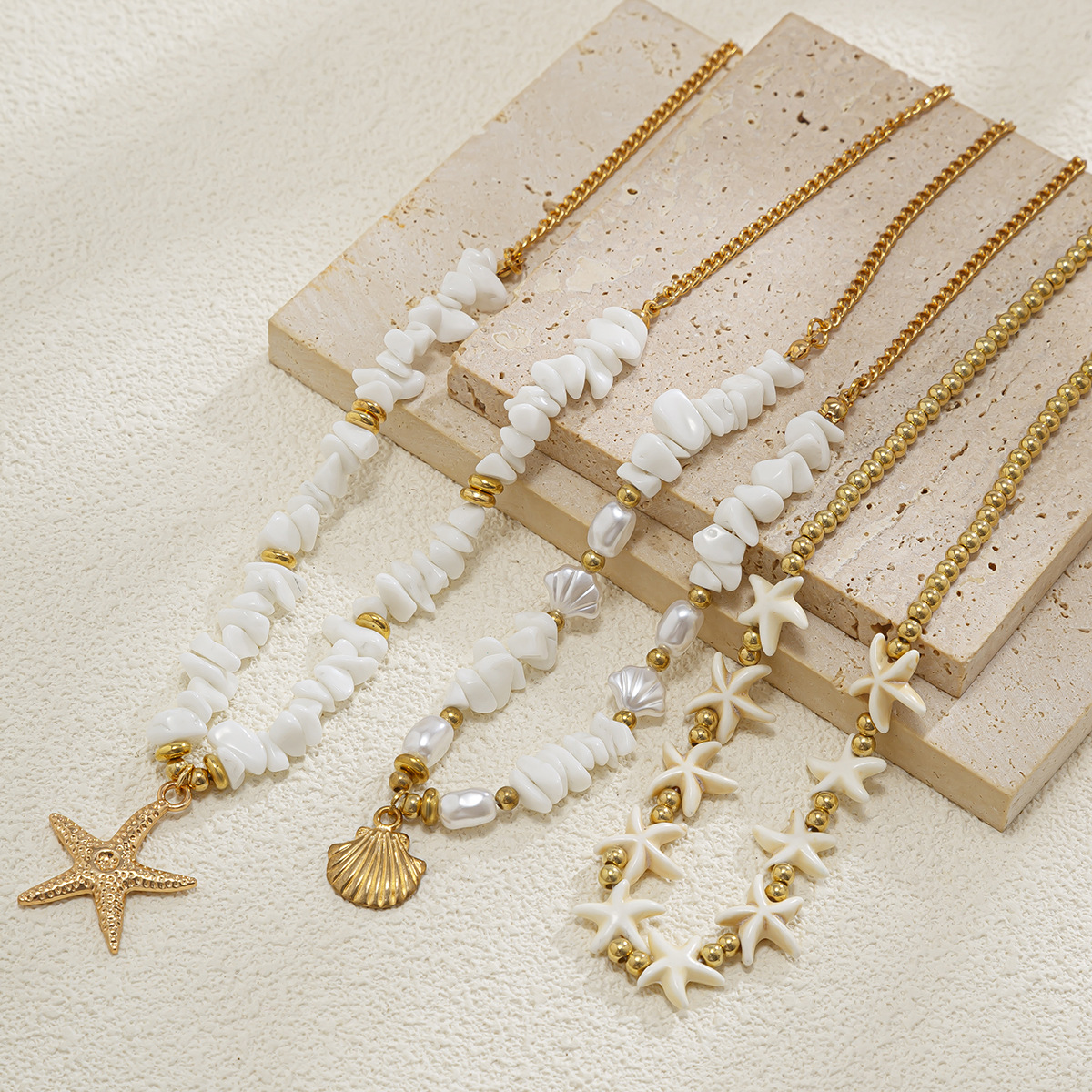 European and American cross-border jewelry, vacation-style shell beaded collarbone chain, beach alloy imitation pearl multi-layer starfish necklace Application Scenario