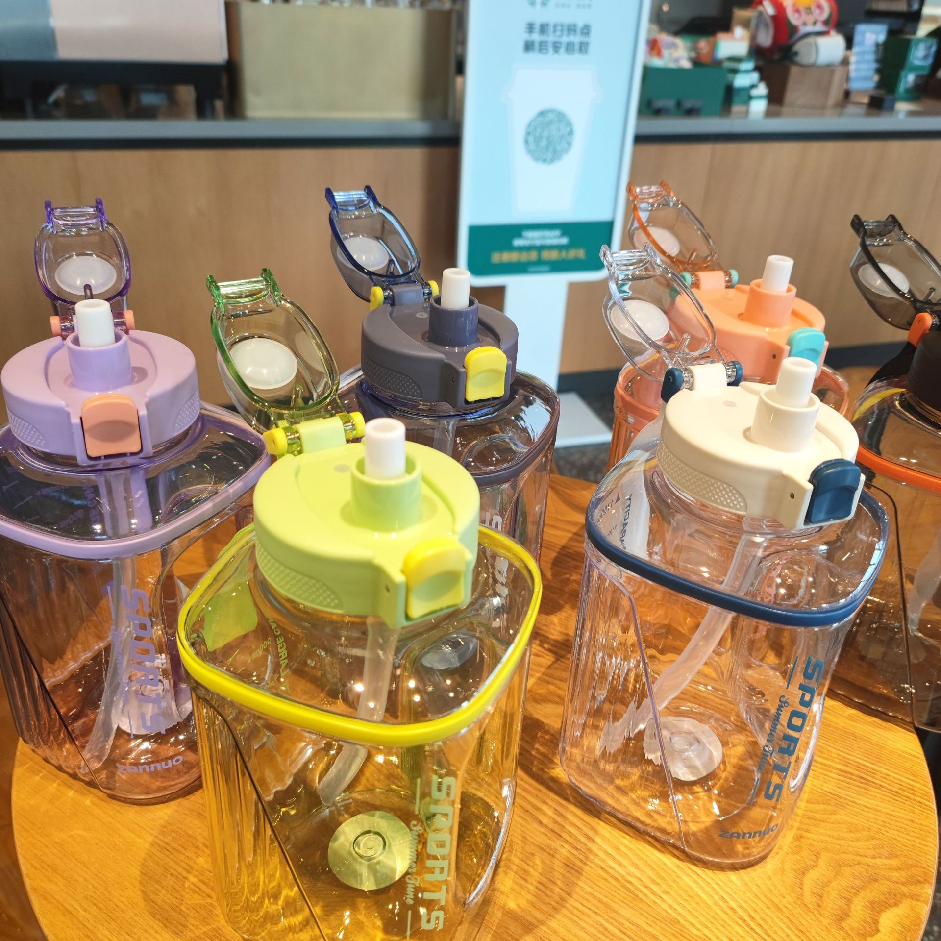 Wholesale of portable rope straw cups for male and female students in outdoor fitness, summer transparent large-capacity water bottles, square water cups details Picture