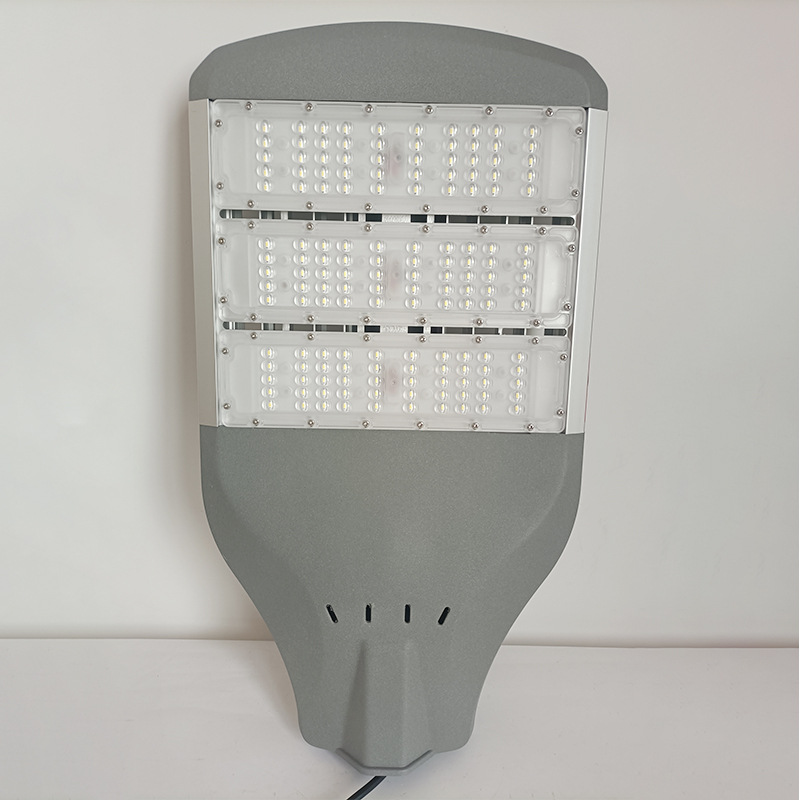 The high-power LED module outdoor street lamp has excellent waterproof, dustproof, lightning protection and heat dissipation performance, and is suitable for urban main roads Specification drawing