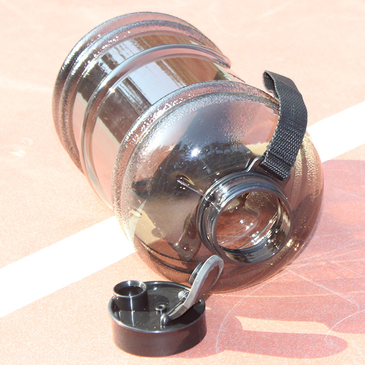 New large-capacity 2.2L plastic water bottle, black outdoor sports portable fitness water bottle with flip lid, portable details Picture