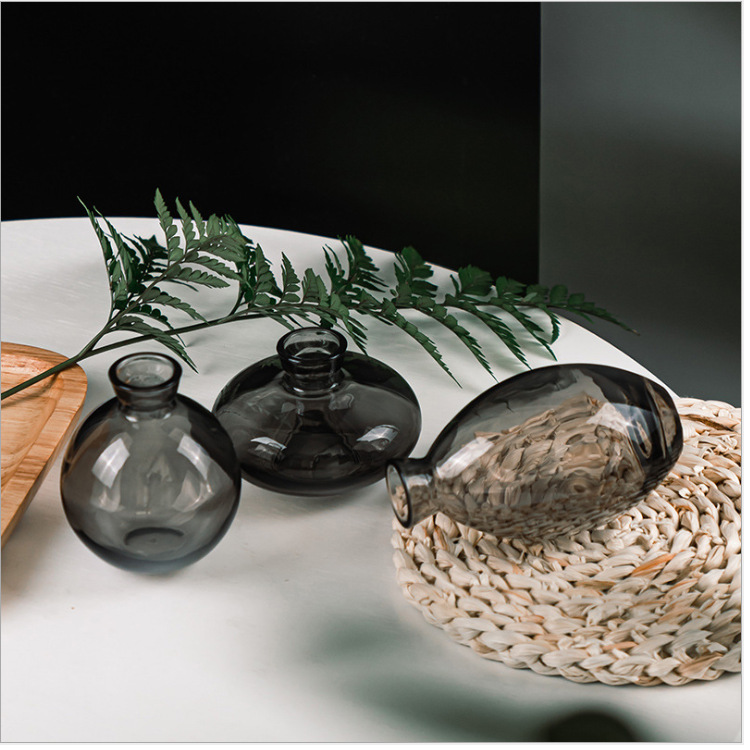 ins Minimalist Nordic style mini flower vase, bedroom balcony water-grown flower arrangement sample room desktop decoration piece Application Scenario