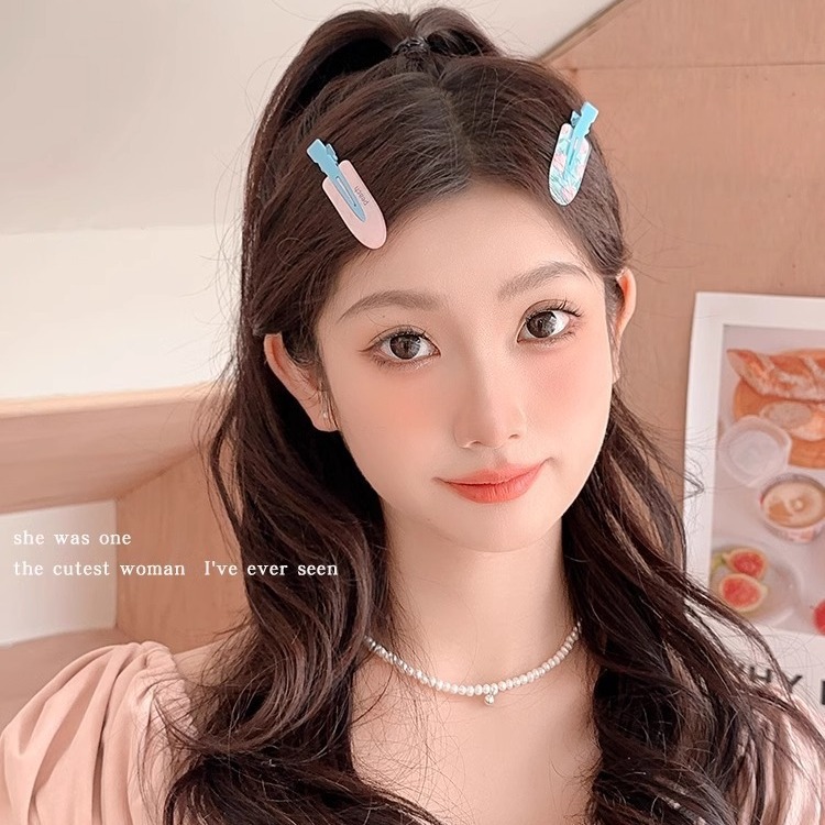 Sweet and cute hairpin without a trace, Korean style forehead side clip, high-end style ins loose hair accessory, hair accessory, hairpin holder Application Scenario