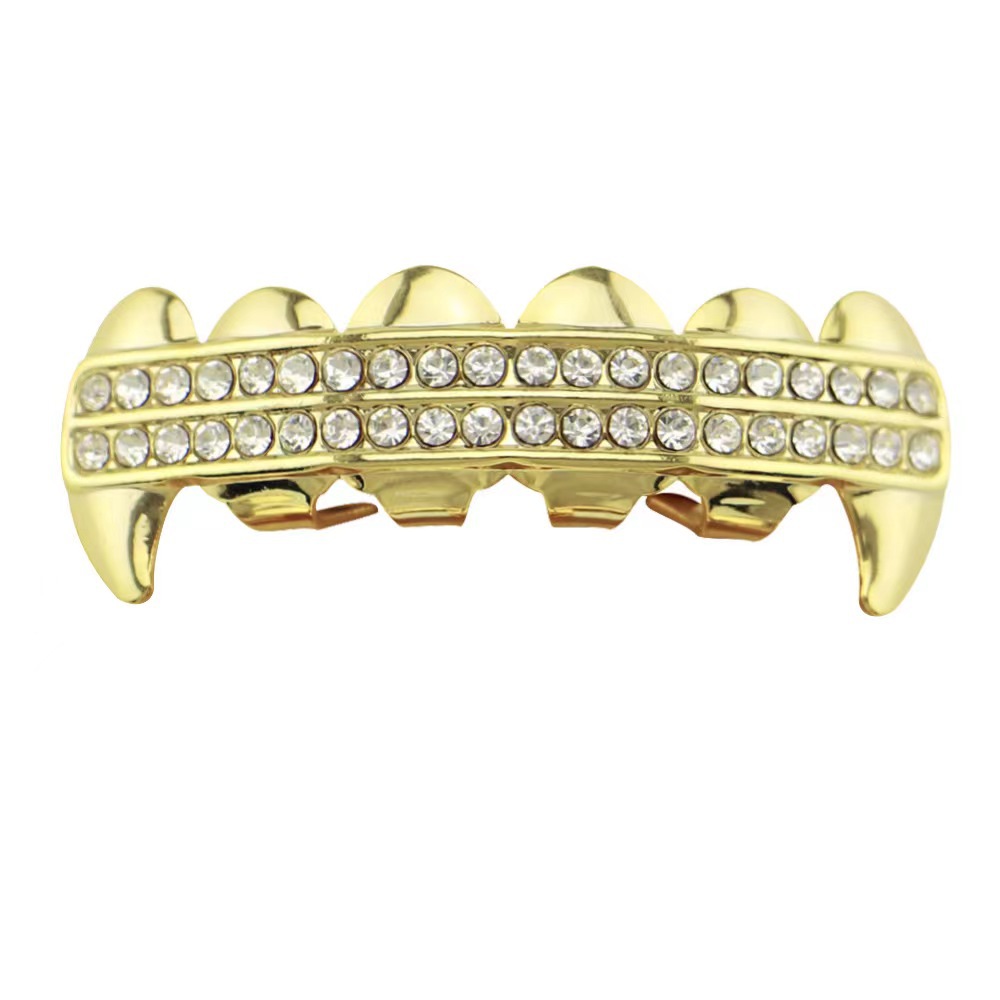 18k electroplated diamond-encrusted double-row diamond hip-hop braces for men and women, Halloween tiger teeth, vampire dentures, pointed teeth accessories Application Scenario
