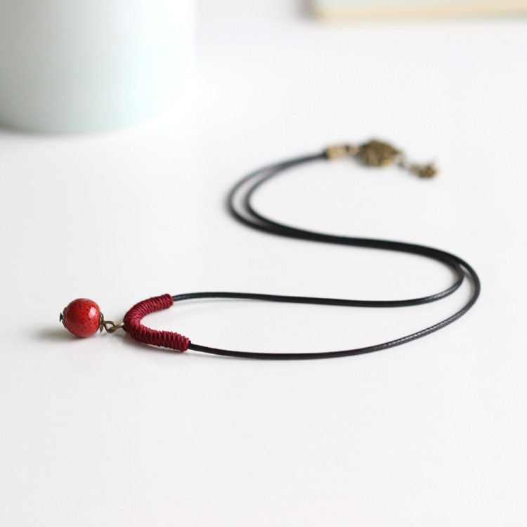 Ceramic jewelry, flower glaze single bead necklace, collarbone chain, ethnic style simple necklace, small accessories, 2023 new style ins Application Scenario