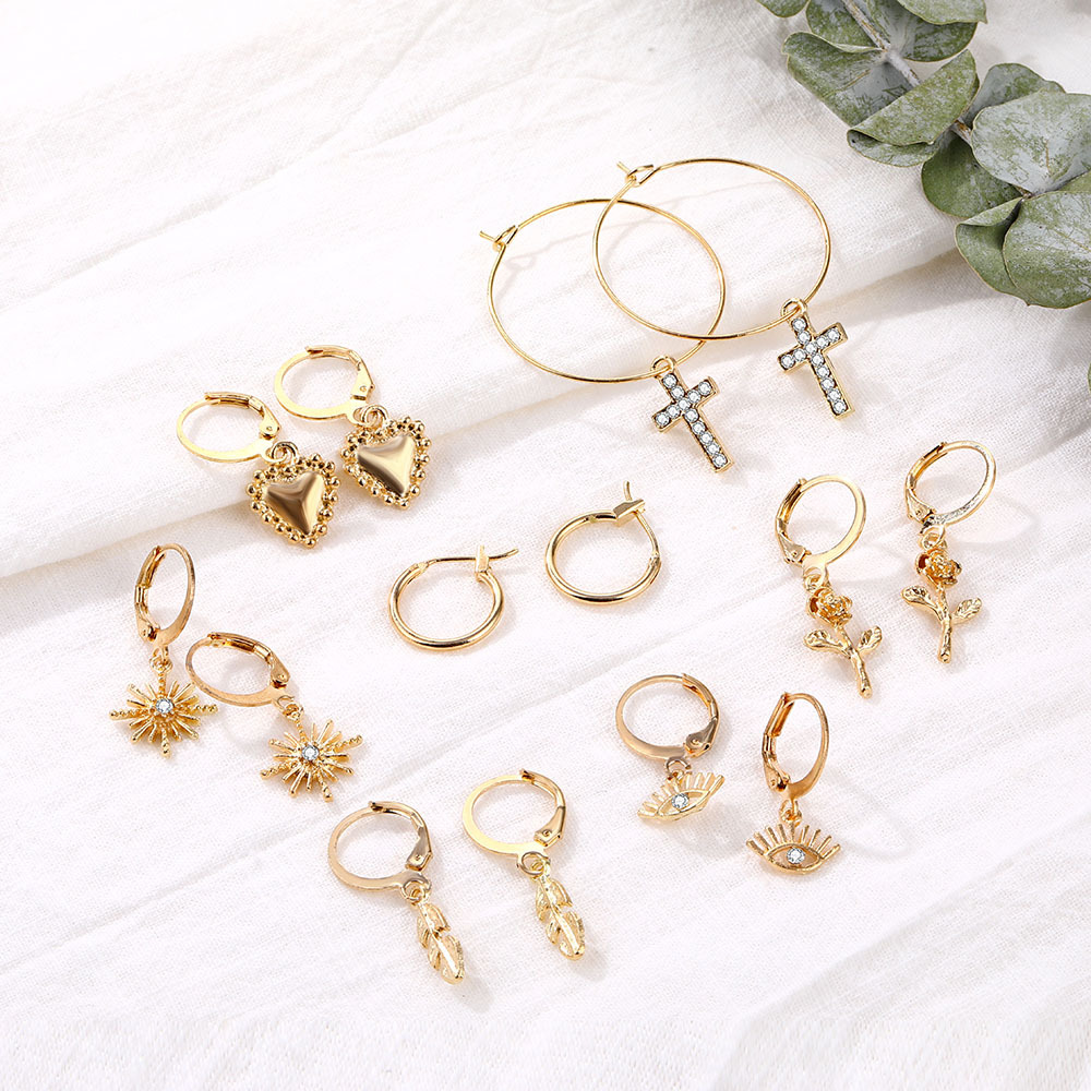 Korean jewelry world retro earrings heart-shaped cross pendant, cross-border fashion Bohemian style alloy stud earrings for women Application Scenario