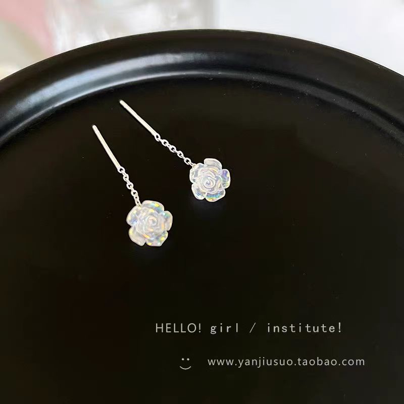 The 2025 new style of iridescent white rose ear thread women's light luxury high-end fringed ear stud elegant earrings 925 Application Scenario