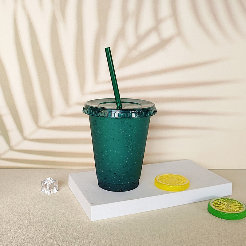 Wholesale from the source factory of fashionable new plastic straw cups, glitter cups, portable multi-color drinking cups for home and office use Application Scenario