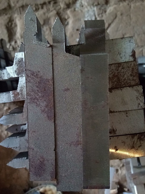 Non-standard hollow tool holder, tool handle and tool holder according to provided drawings, welded tool row 90 degrees and 45 degrees, external thread 30 square *160MM Specification drawing