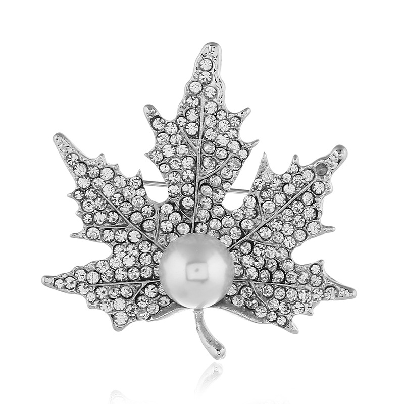 Korean style trendy new full diamond maple leaf brooch, simple and versatile sweater trench coat accessory pin, suitable for both men and women Item Picture