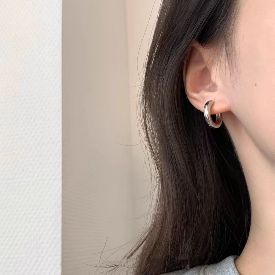 European and American ins simple and versatile ear buckle earrings, cold and fashionable thick ear rings, new couple earrings for women Specification drawing
