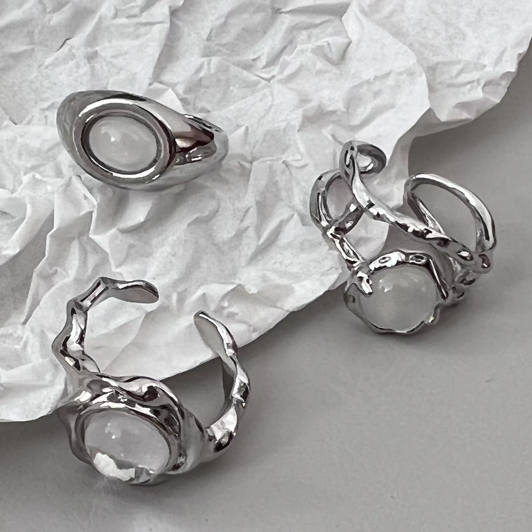 The 2022 niche design sense fashion opal open ring for women with a cold and unique style, a distinctive and elegant ring trend Application Scenario