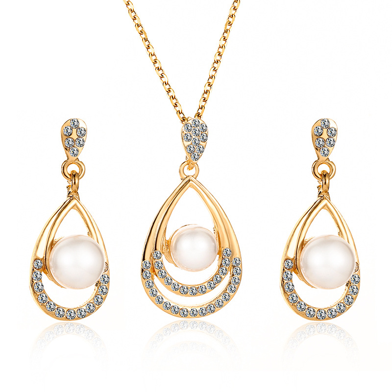Fashionable pearl jewelry set, elegant teardrop-shaped necklace, stud earrings, two-piece set, personalized and elegant bridal accessories wholesale full figure
