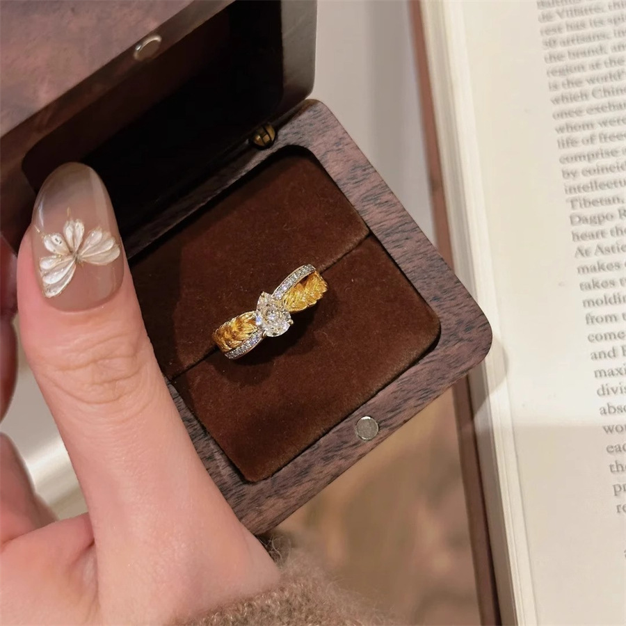 vintage wheat ear twist woven water drop zircon ring, a delicate French light luxury high-end ring for women details Picture