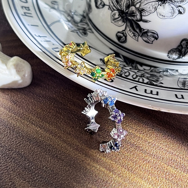 Rainbow Series Dopamine colored diamond four-leaf Clover Exquisite light Luxury Open Ring, sweet and cool, niche and high-end ring for women Application Scenario