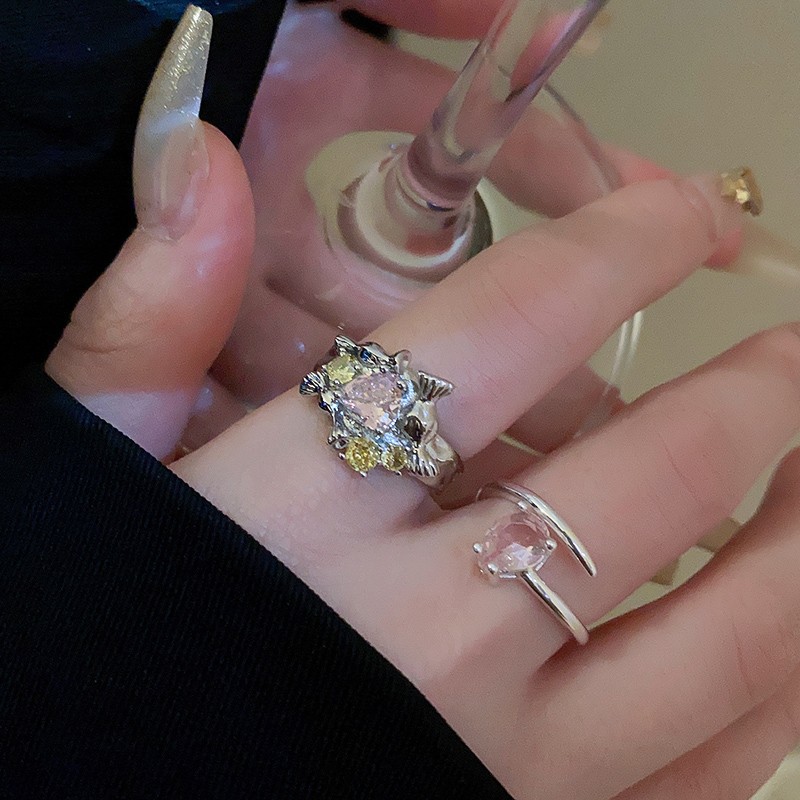A new pink zircon open ring, a high-end, light luxury and exquisite index finger ring, a unique and sweet love ring full figure