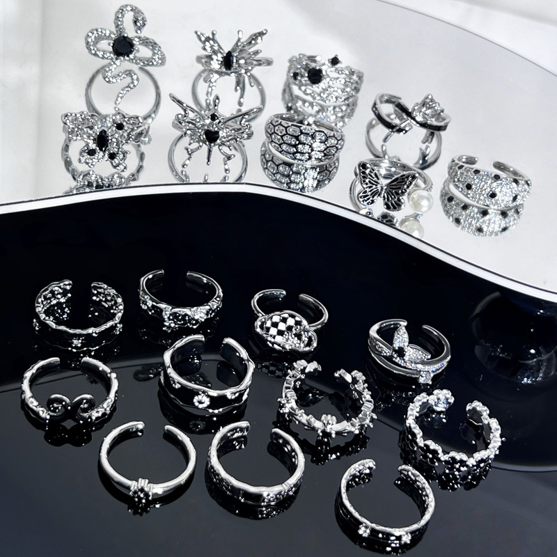 Dark style punk black drip glaze fashion ring, gender-neutral style simple and niche hip-hop cold style ring Application Scenario