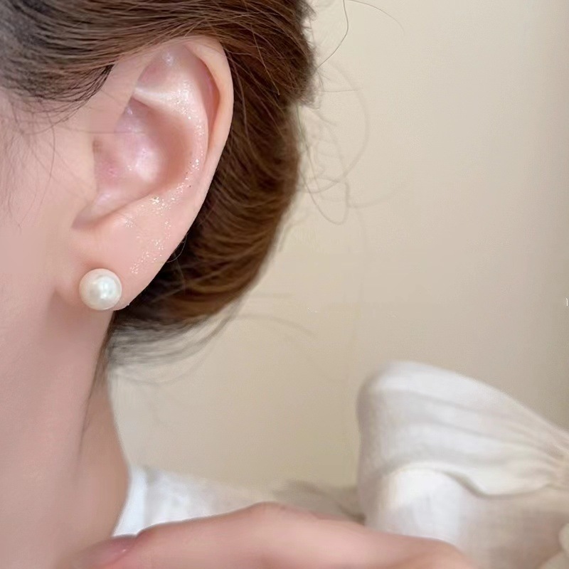 Pack you up for a whole week! Five-piece pearl stud earrings for women, with a touch of light luxury and high-end sophistication, are versatile earrings that exude the style of a sophisticated socialite Application Scenario